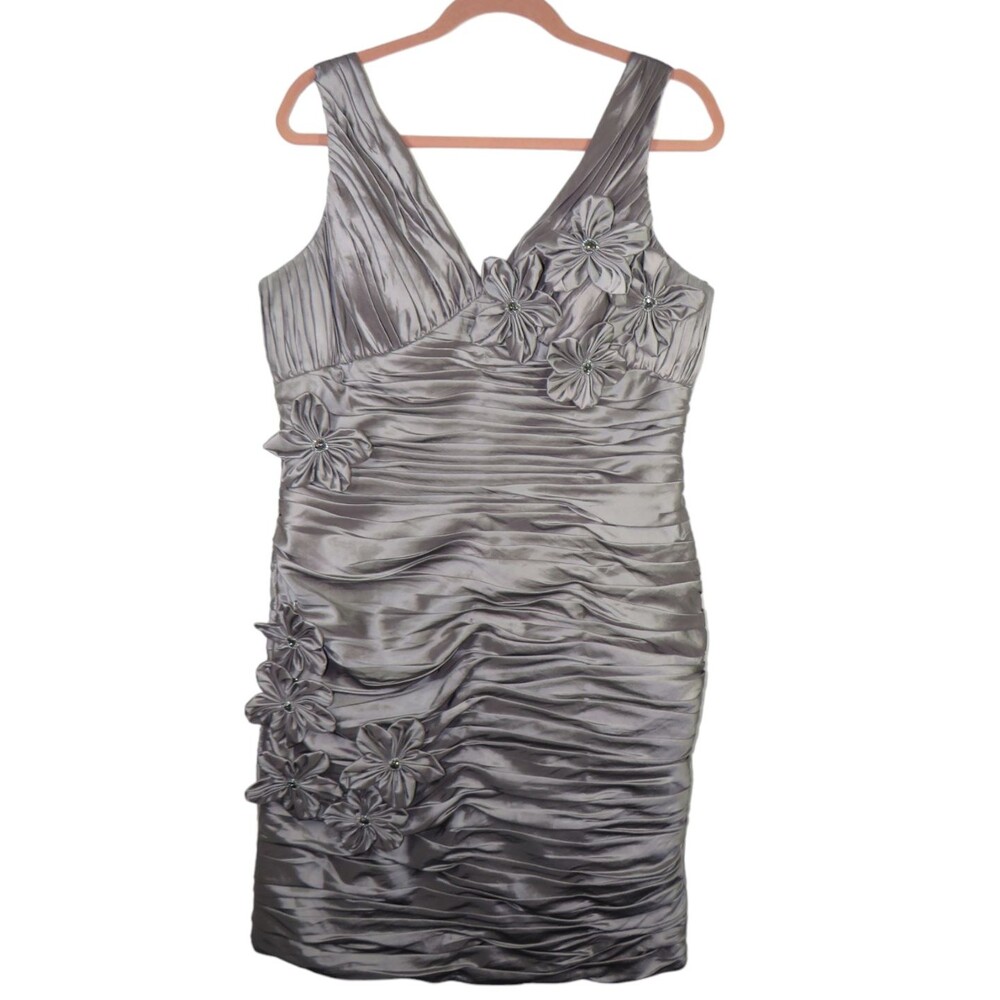 Annabelle Women's Gray Shirred V Neck Formal Special Occasion Dress Size 16